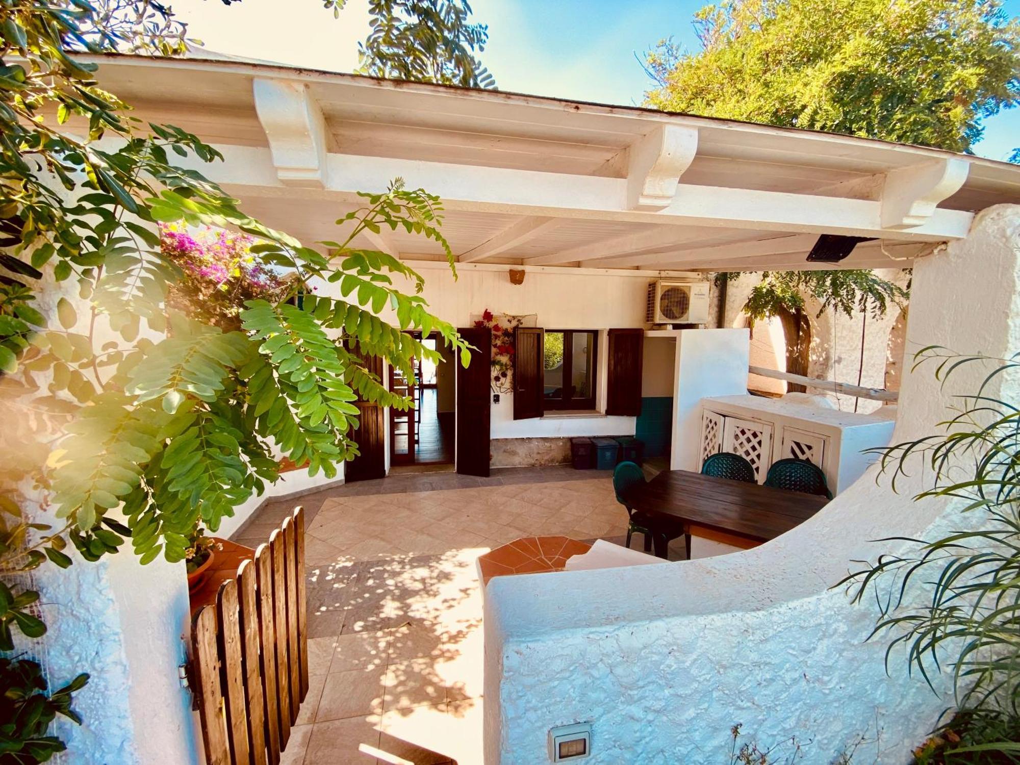 A.I.R. Villa Marinedda Isola Rossa Exterior photo